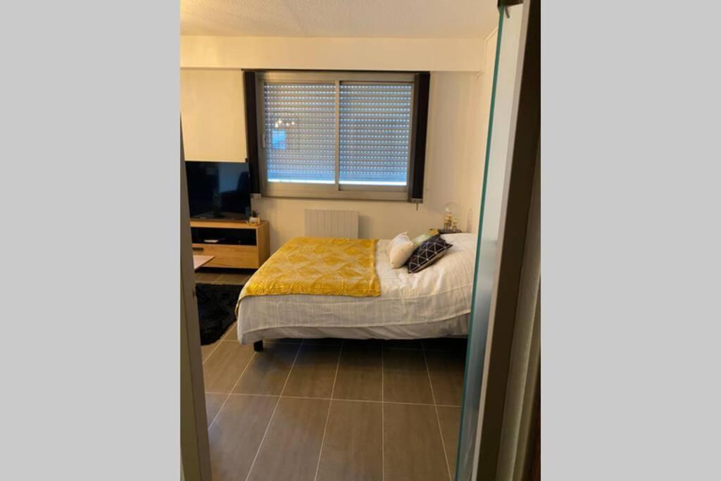 Le 12 Du Temple - Plein Coeur Centre Ville, Residence Privee, 5Mn Gare Sncf, Wifi Et Netflix Niort Esterno foto