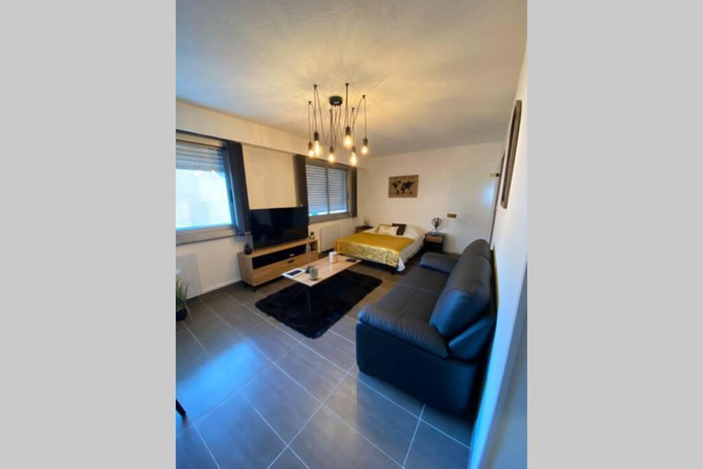 Le 12 Du Temple - Plein Coeur Centre Ville, Residence Privee, 5Mn Gare Sncf, Wifi Et Netflix Niort Esterno foto